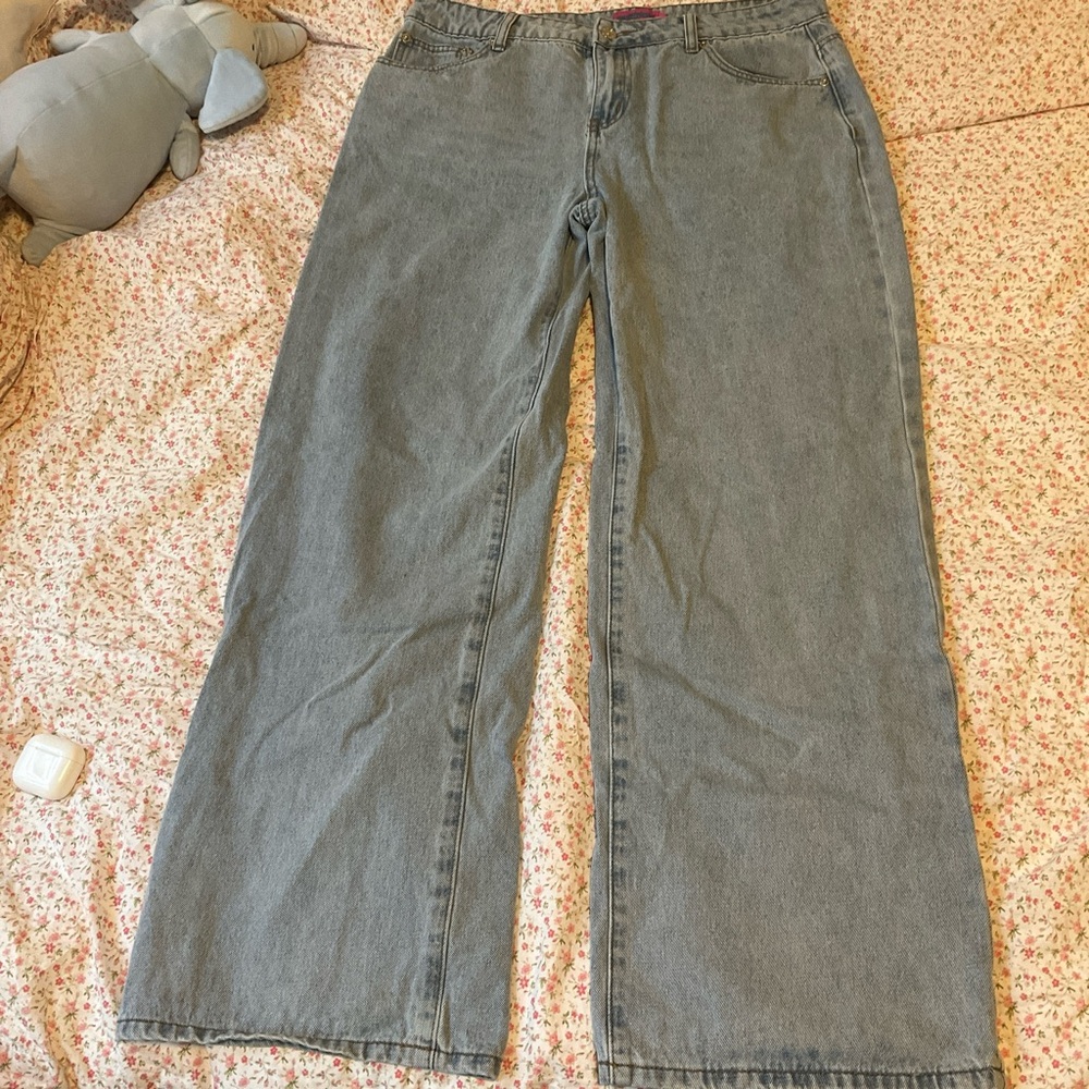 Edikted Light Blue Jeans